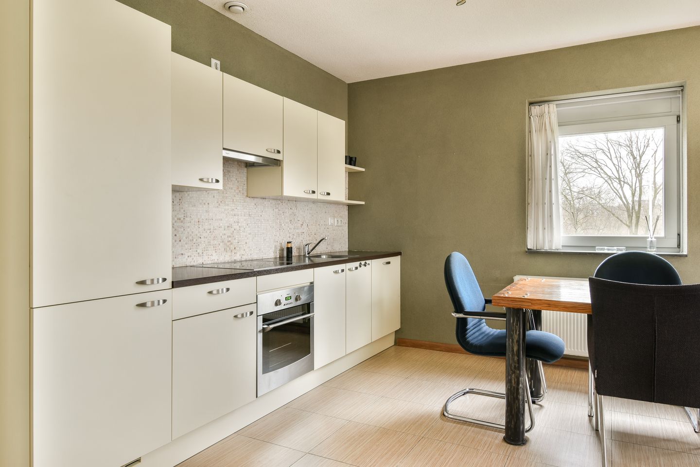 Photo 10 of Anna Blamansingel 240