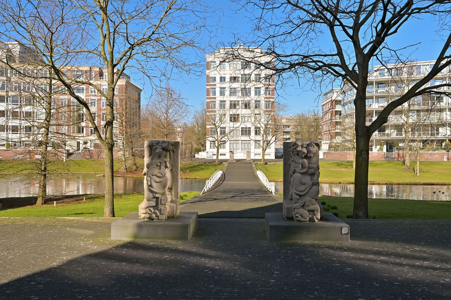 Foto 25 van Burgemeester De Monchyplein 179