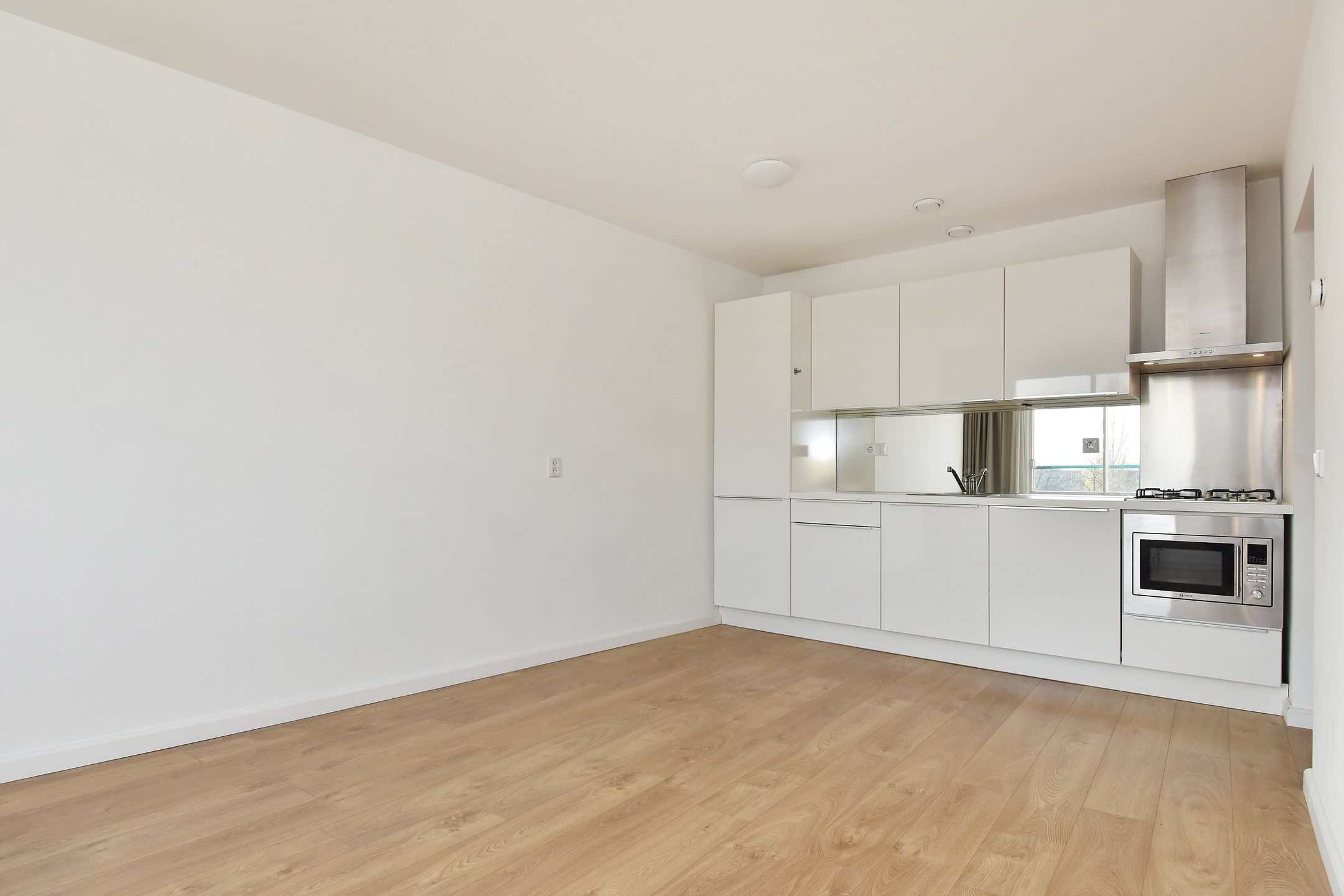 Foto 3 van Erasmusweg 1-E