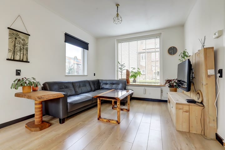 Foto 4 van De Ruyterstraat 56