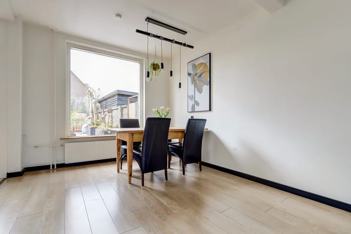 Foto 5 van De Ruyterstraat 56