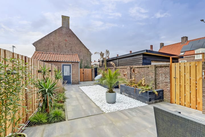 Foto 19 van De Ruyterstraat 56