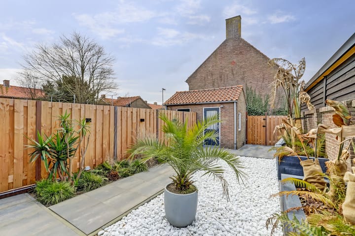 Foto 20 van De Ruyterstraat 56