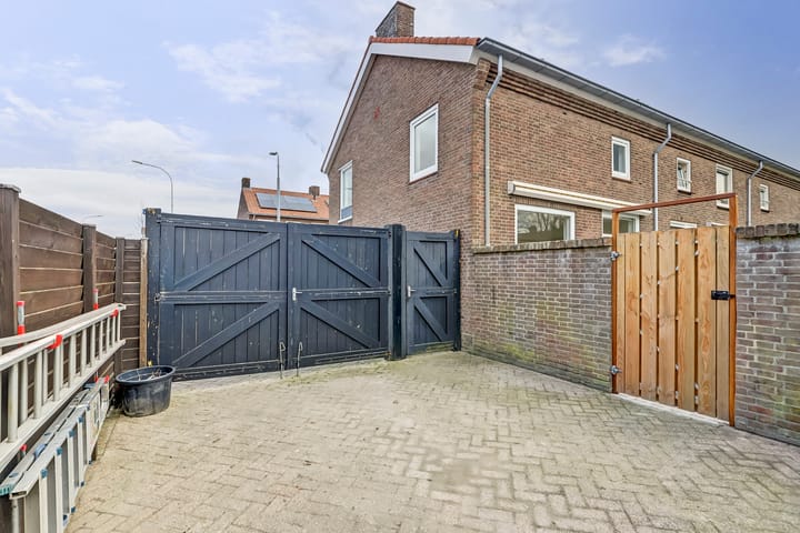 Foto 25 van De Ruyterstraat 56