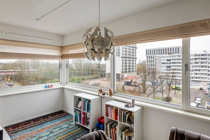 Foto 12 van Marius Bauerstraat 235-E2