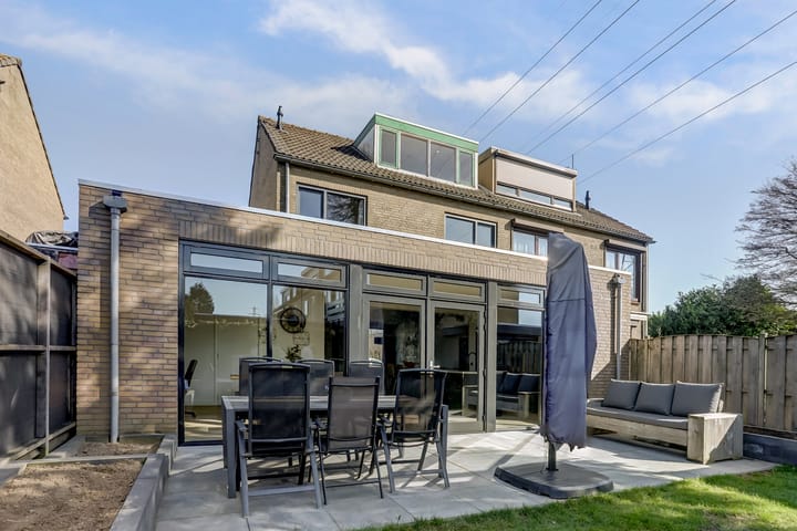 Foto 3 van Dr R v Oppenraaijstr 39