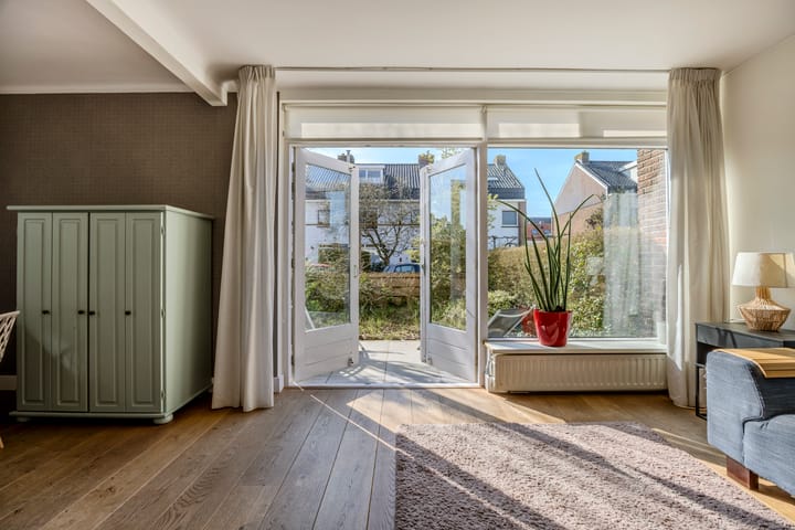 Photo 12 of Jan Pieterszoon Coenstraat 9