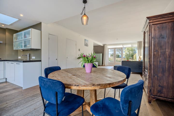 Photo 18 of Jan Pieterszoon Coenstraat 9