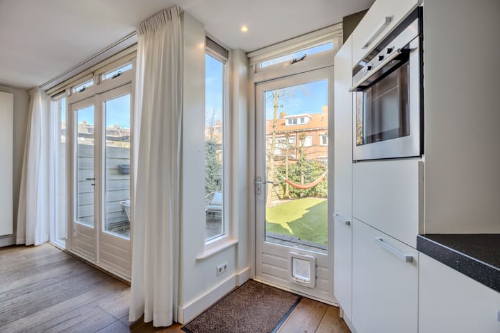 Photo 19 of Jan Pieterszoon Coenstraat 9