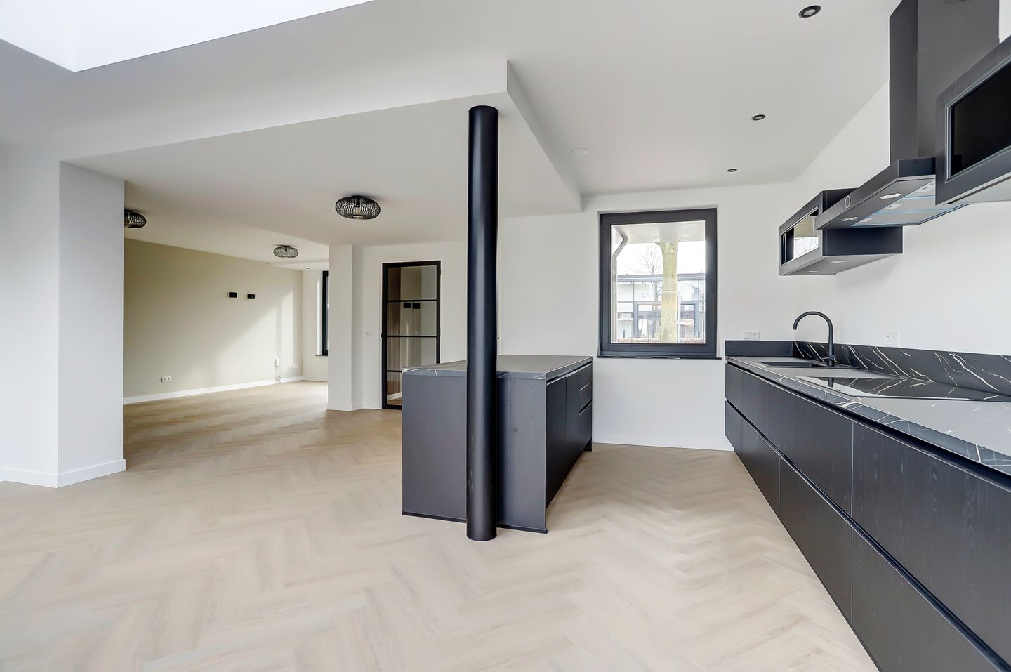 Foto 10 van Van Spreeuwelstraat 13