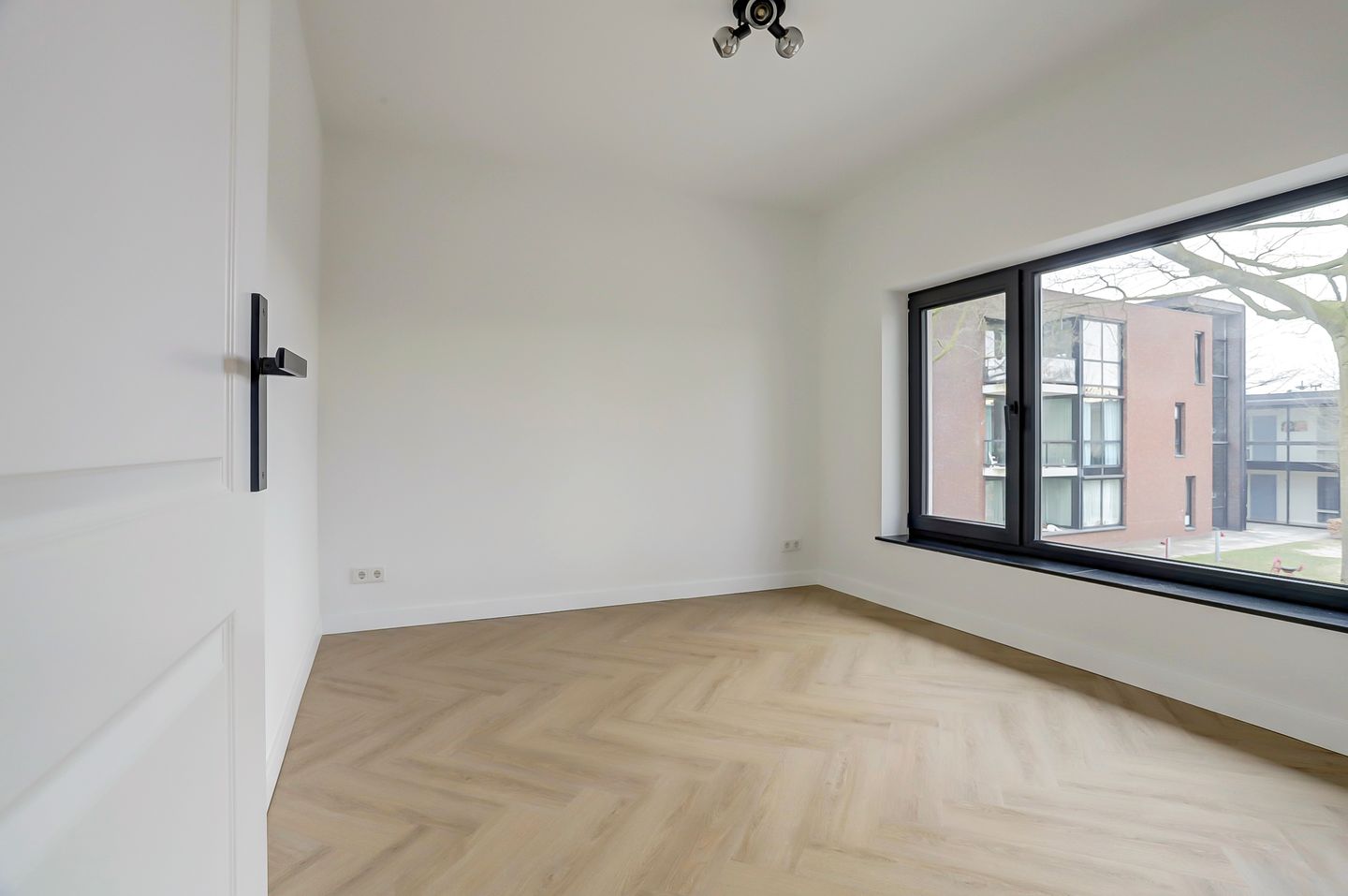 Foto 20 van Van Spreeuwelstraat 13