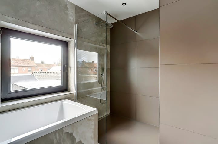 Foto 25 van Van Spreeuwelstraat 13