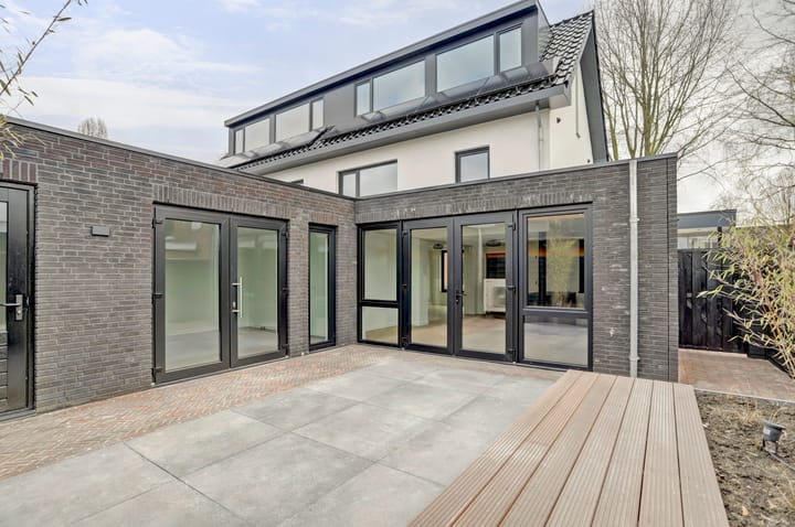 Foto 33 van Van Spreeuwelstraat 13