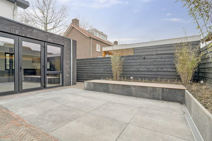 Foto 35 van Van Spreeuwelstraat 13