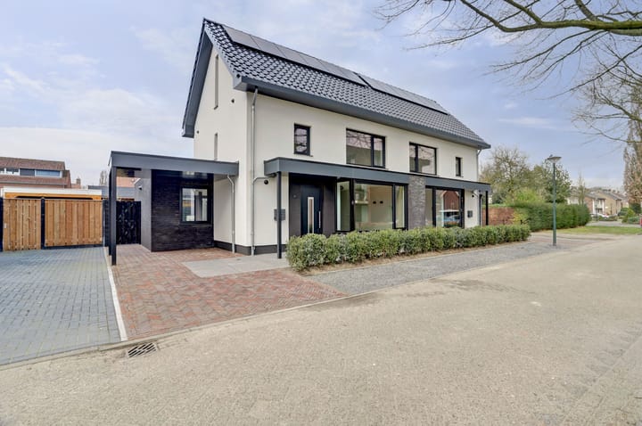 Foto 36 van Van Spreeuwelstraat 13