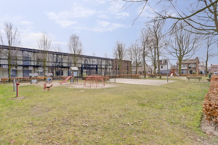 Foto 38 van Van Spreeuwelstraat 13