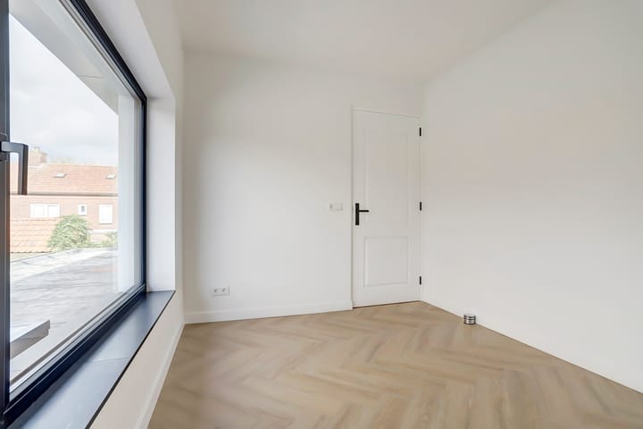 Foto 20 van Van Spreeuwelstraat 15