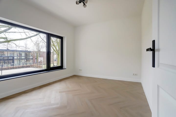 Foto 21 van Van Spreeuwelstraat 15