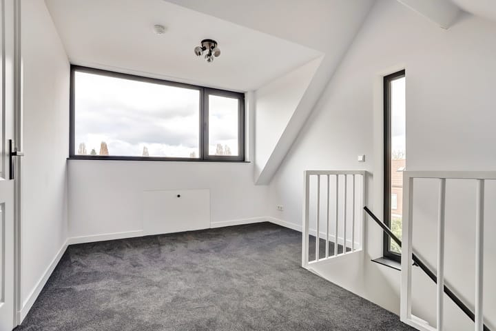 Foto 27 van Van Spreeuwelstraat 15