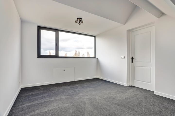 Foto 28 van Van Spreeuwelstraat 15