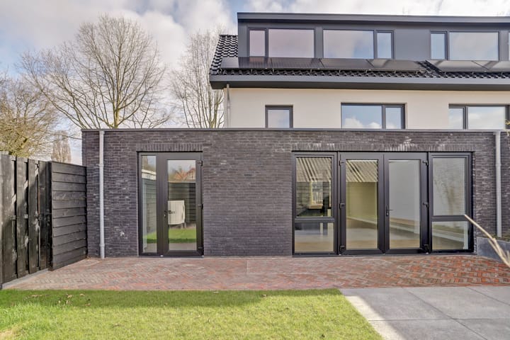 Foto 30 van Van Spreeuwelstraat 15