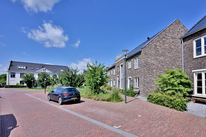 Foto 44 van Johan Roebersstraat 58