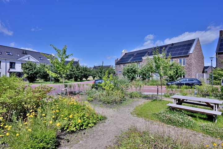 Foto 46 van Johan Roebersstraat 58