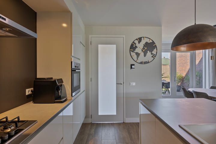 Photo 14 of Vloetheuvel 26