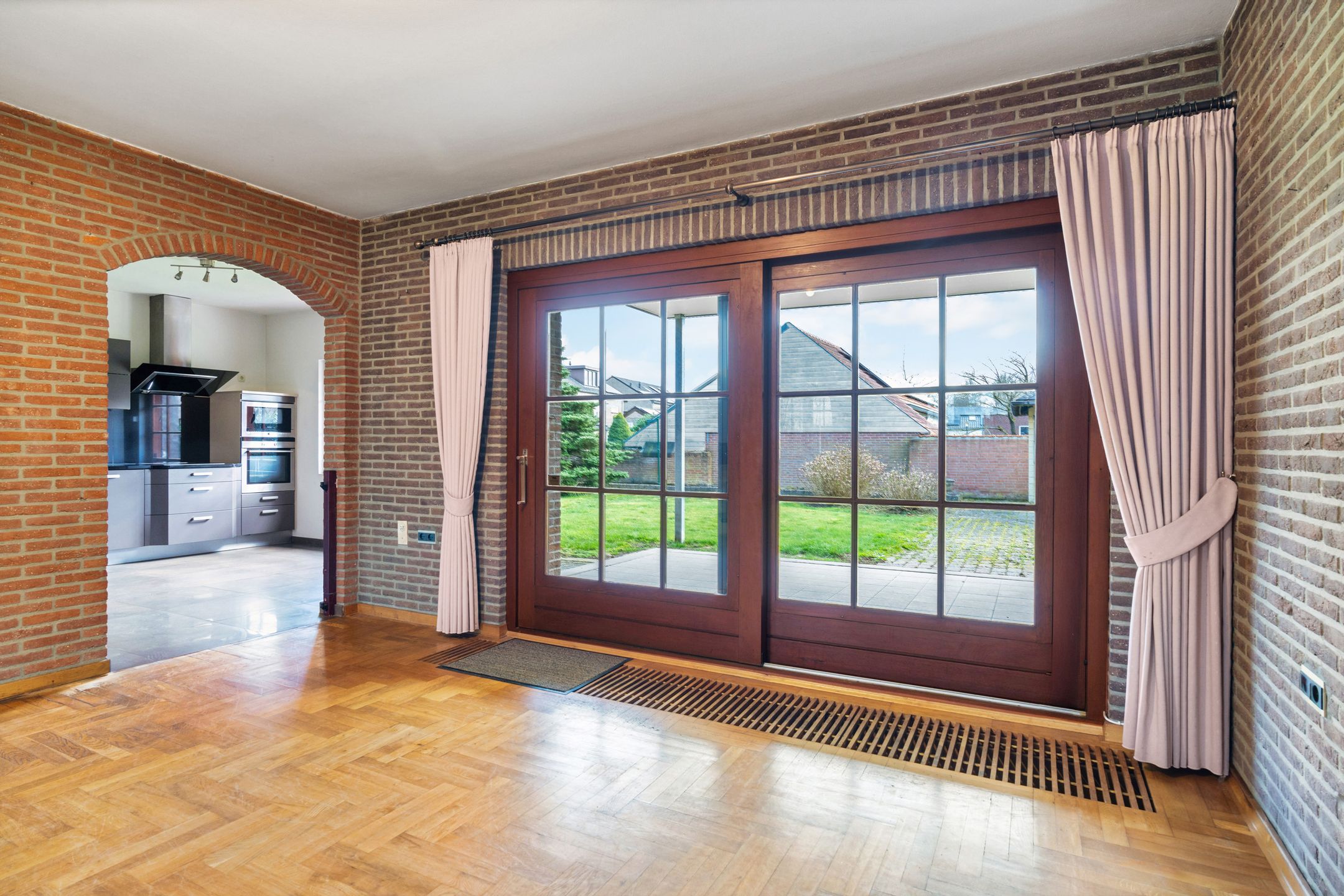 Photo 9 of Burg. van Hinsbergstraat 2