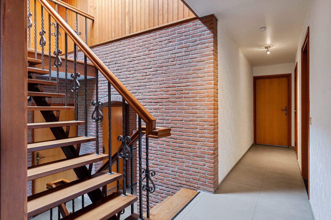 Photo 16 of Burg. van Hinsbergstraat 2