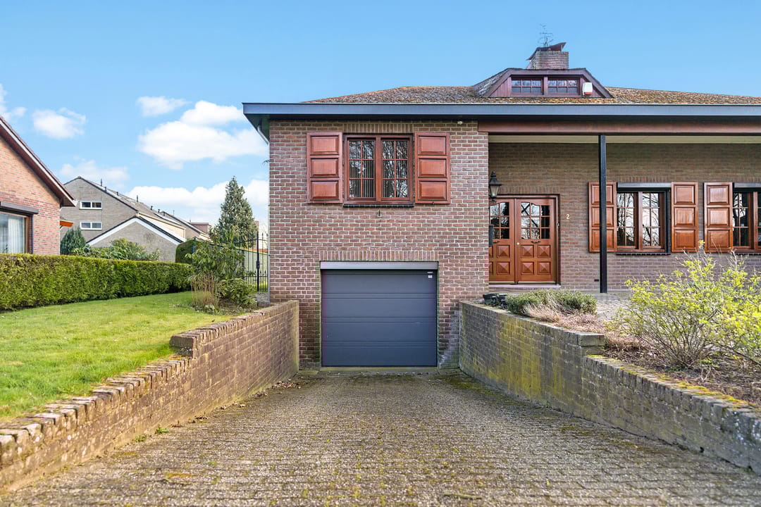 Photo 28 of Burg. van Hinsbergstraat 2