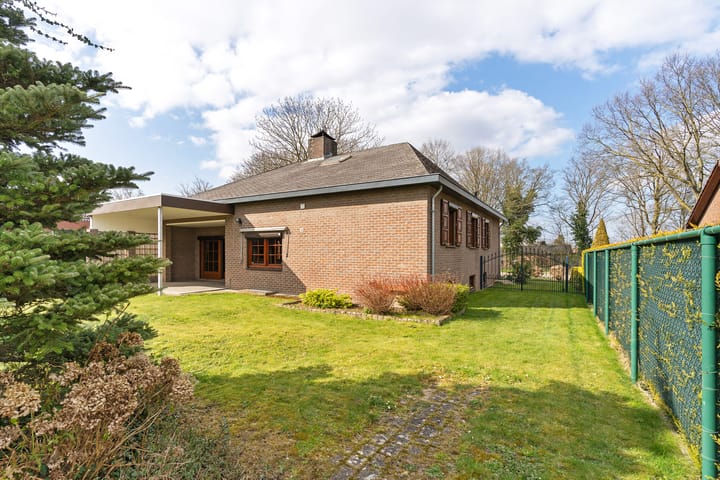 Foto 31 van Burg. van Hinsbergstraat 2