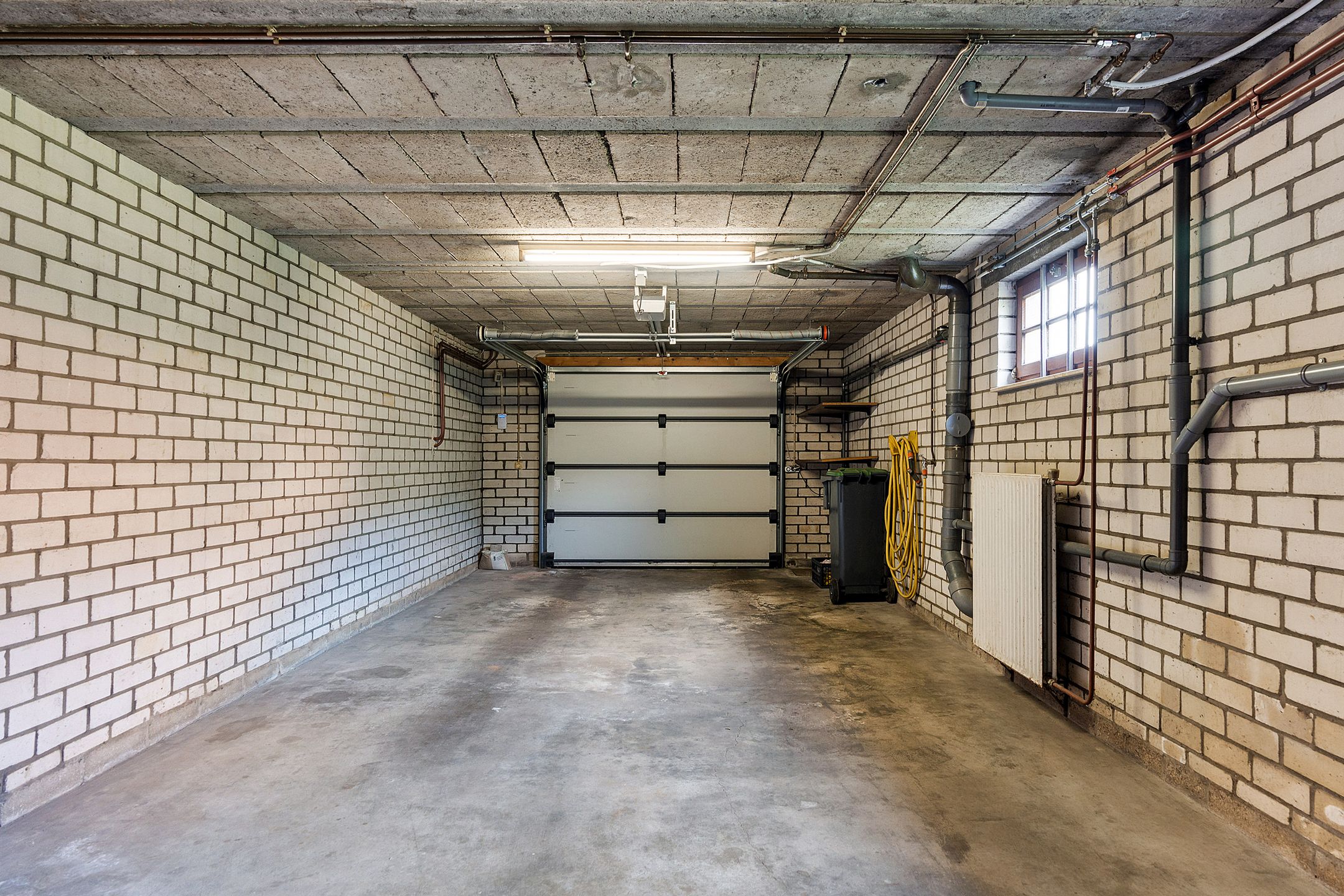 Photo 33 of Burg. van Hinsbergstraat 2