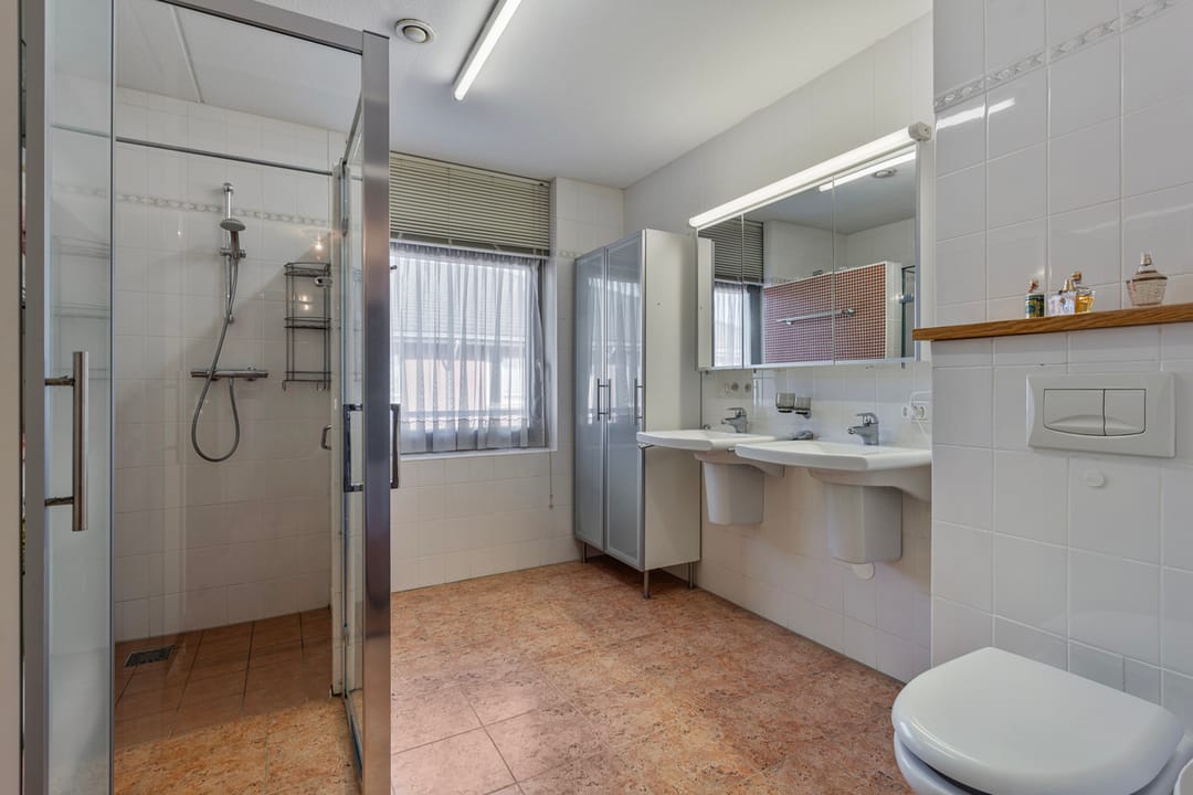 Foto 22 van Middelhagenhof 110