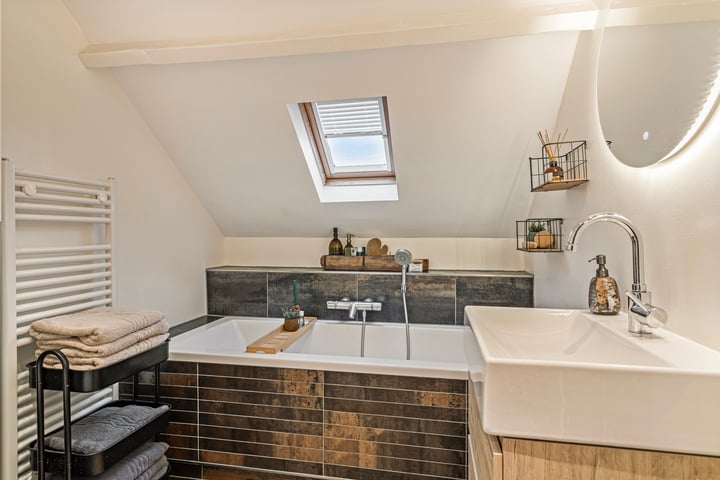 Photo 4 of Nieuwendijk 19