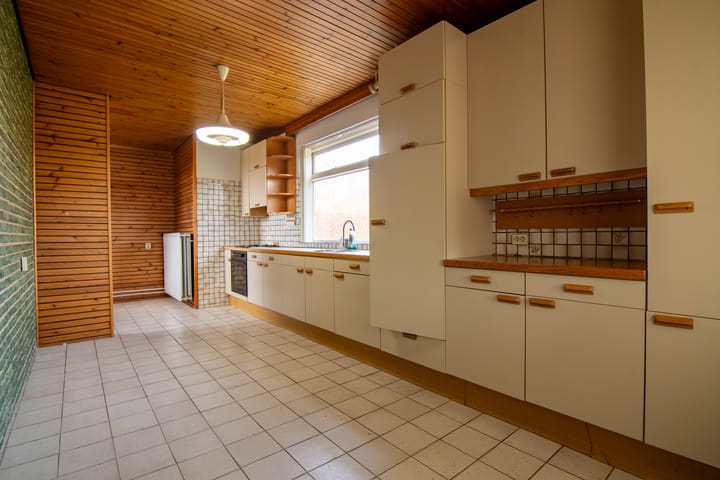 Photo 2 of Nederven 10