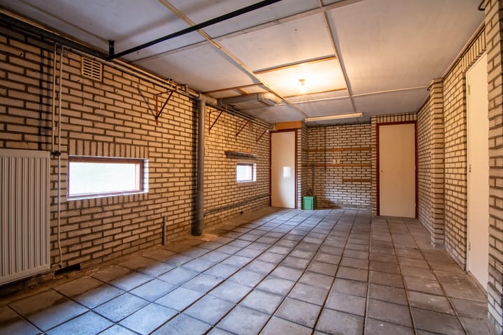 Photo 32 of Nederven 10