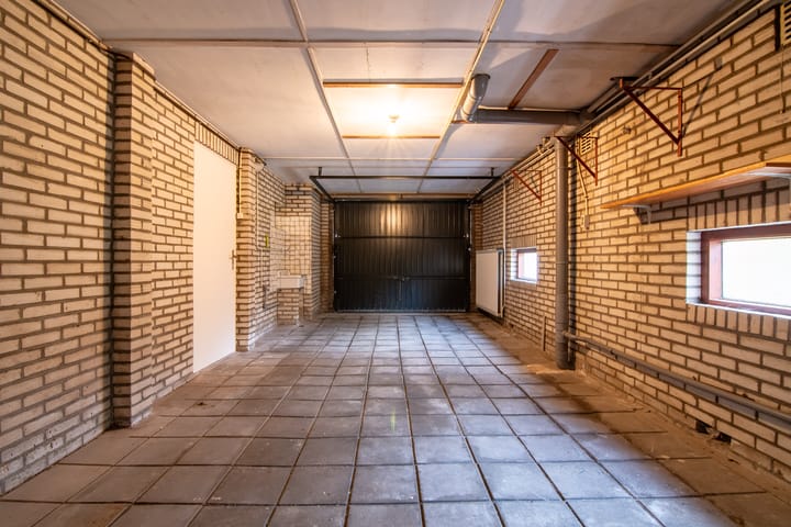 Photo 33 of Nederven 10