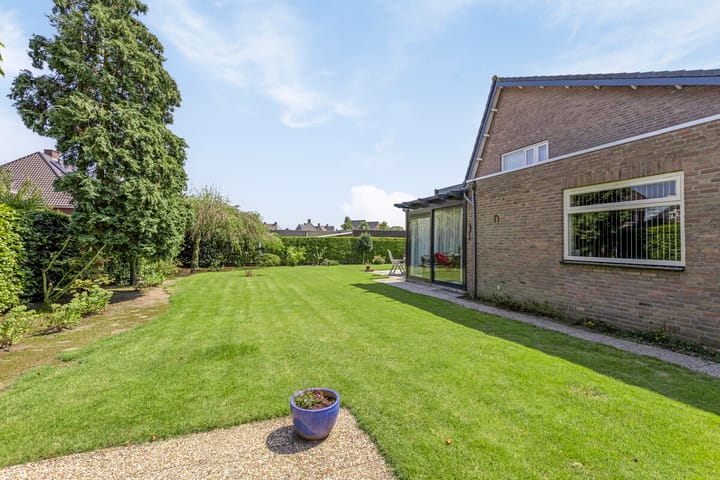 Photo 41 of Nederven 10