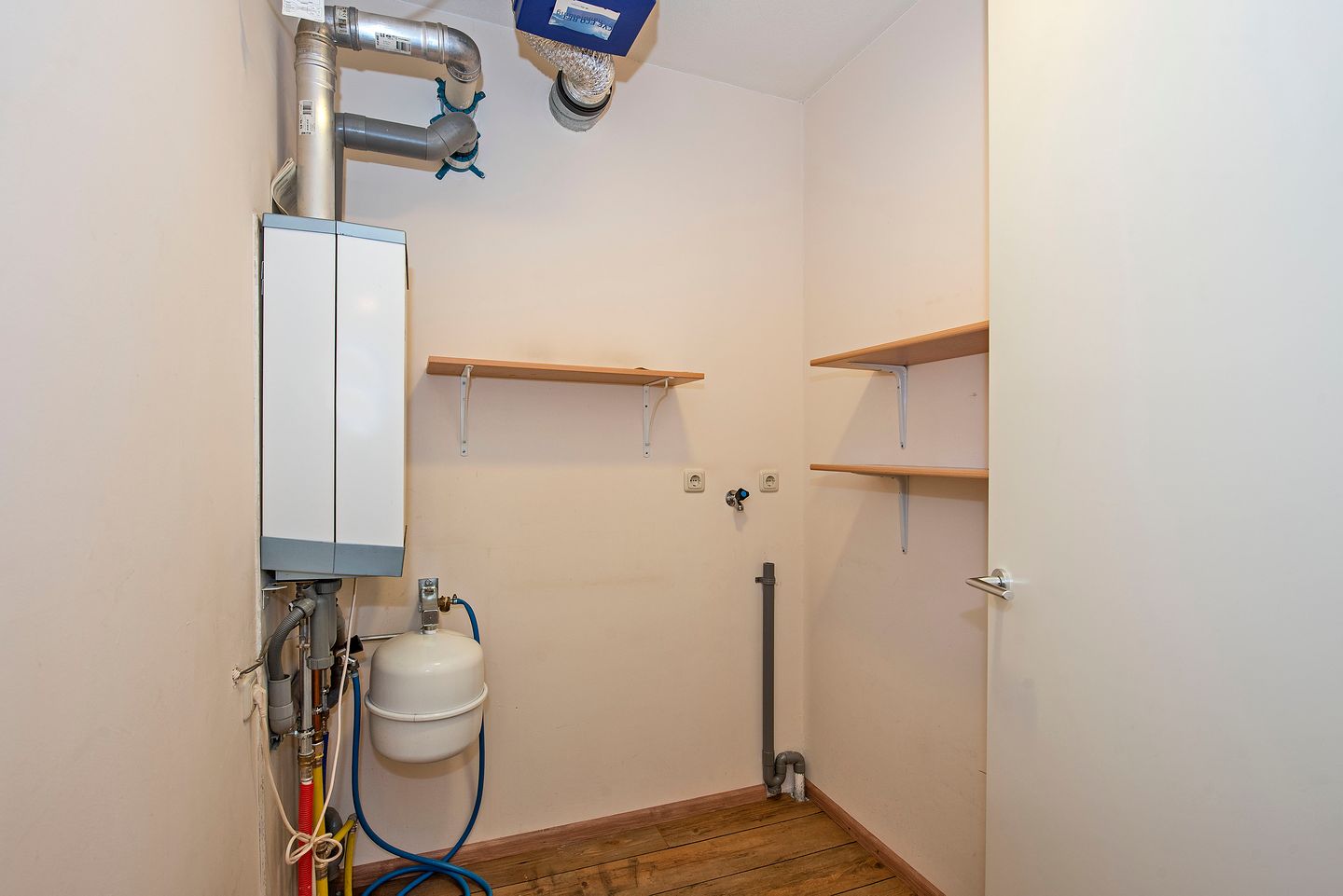 Foto 19 van Kerkweg 16-06