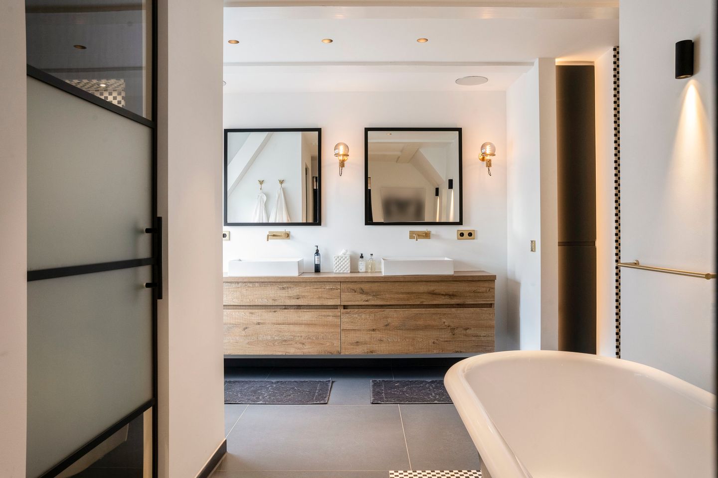 Photo 25 of Voorstraat 69