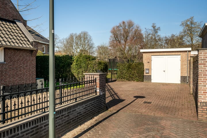 Foto 33 van Den Oven 25