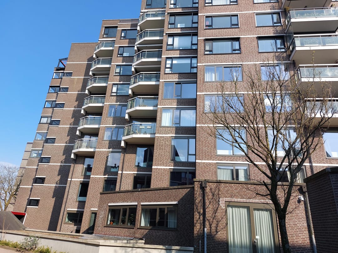 Photo 2 of Graadt van Roggenstraat 111-F