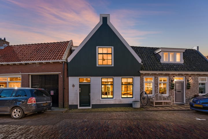 Photo 1 of Zuideinde 36