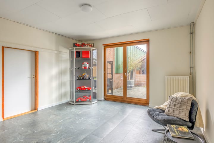 Foto 25 van Helmkruid 24