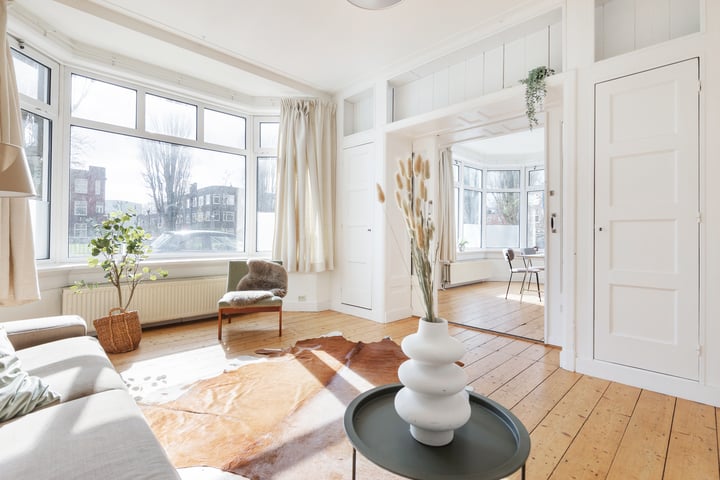 Amalia van Solmsstraat 13