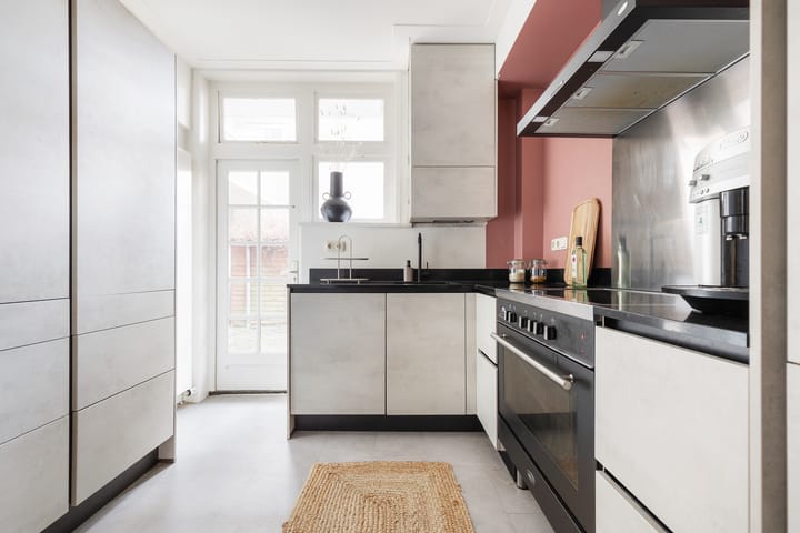 Photo 3 of Amalia van Solmsstraat 13