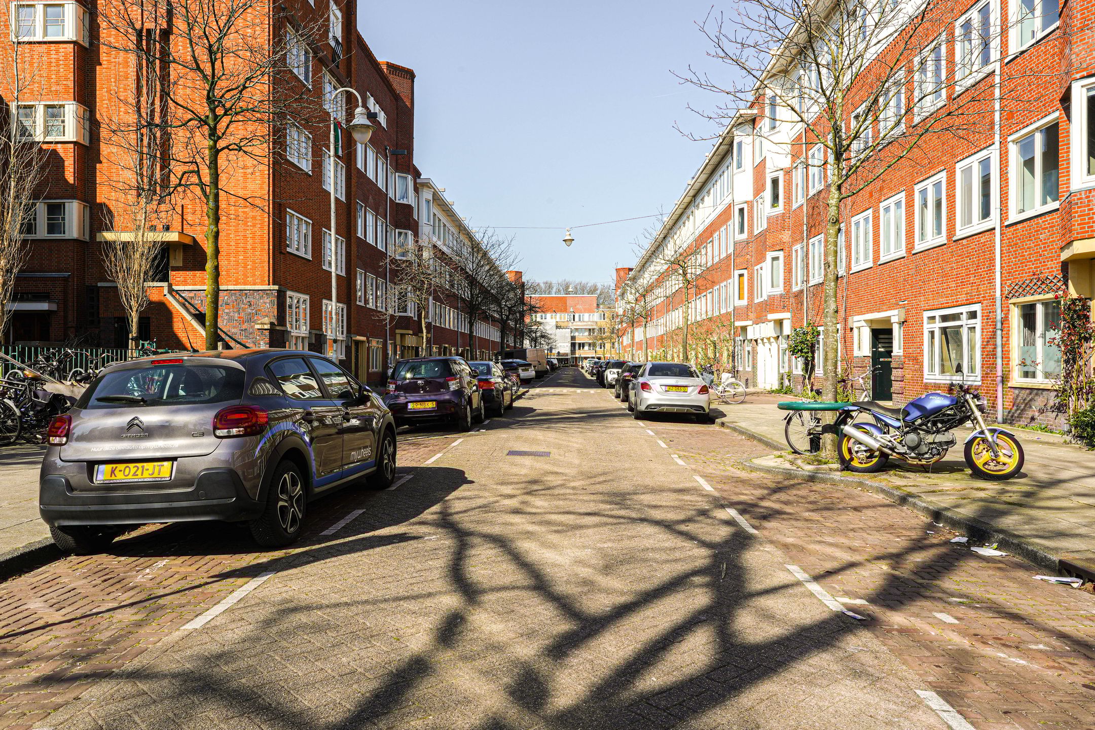 Foto 24 van James Cookstraat 4-1