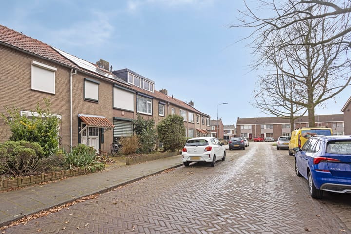 Foto 28 van Meeuwenstraat 5