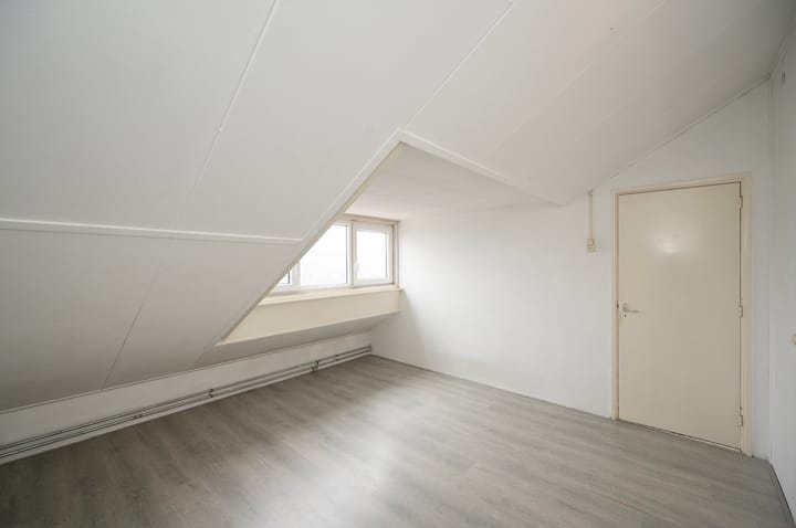 Foto 24 van Van Nesstraat 17-A